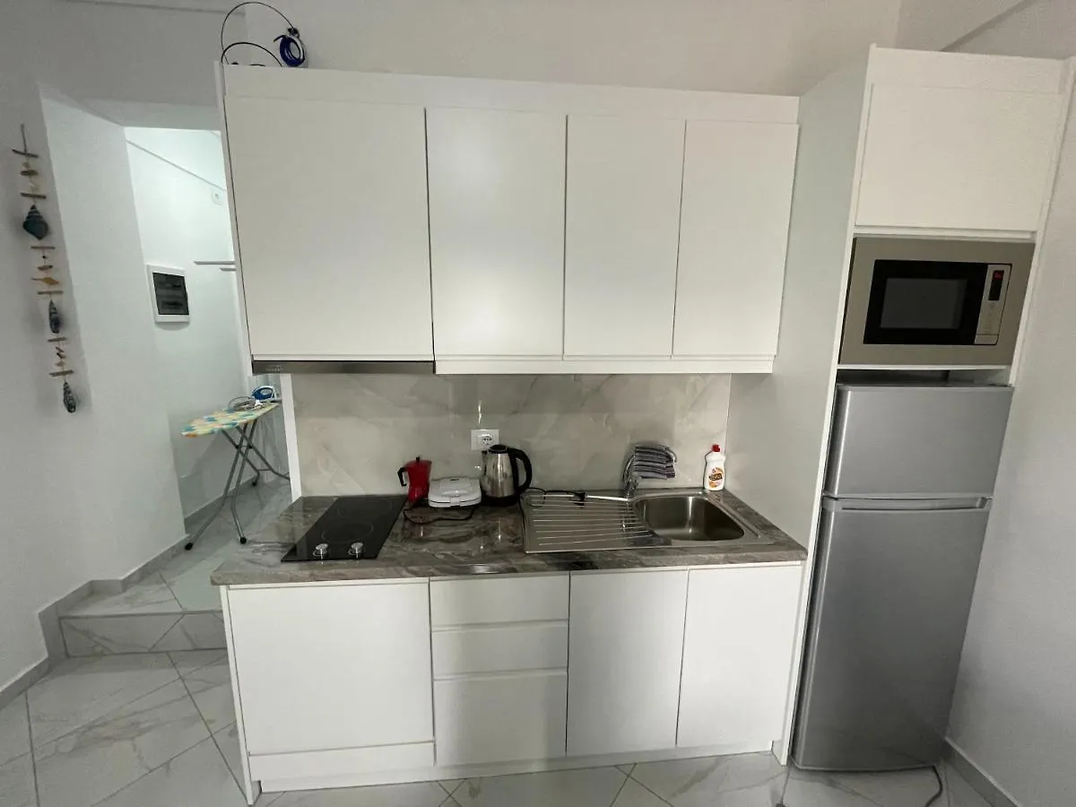 Sky Apartments Sarande 0*,